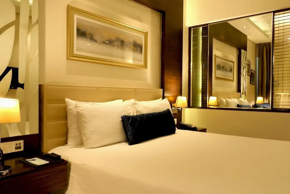 Doubletree By Hilton Gurugram Baani Square Hotel Gurgaon 5*,  India