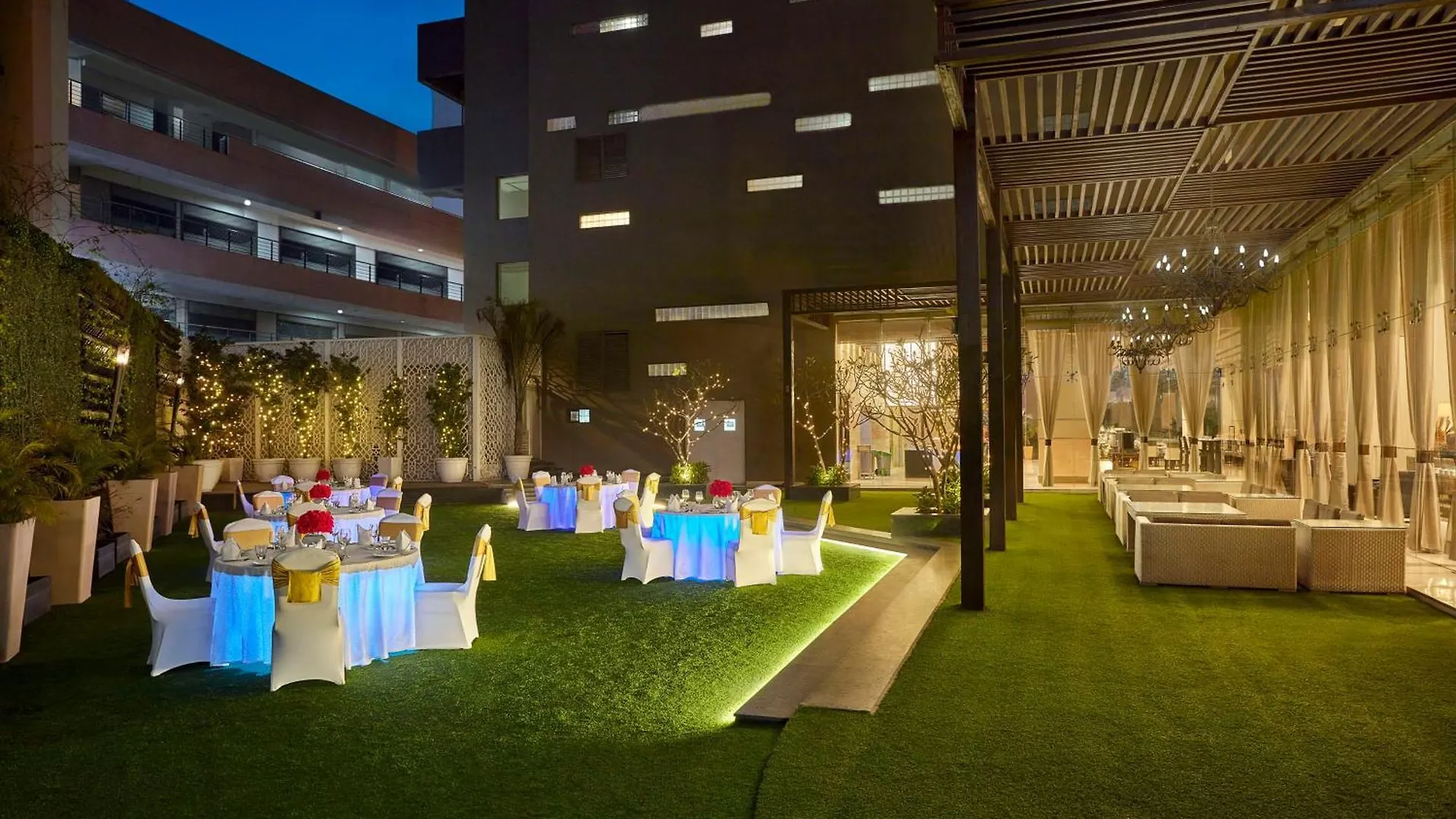 מלון גורגאון Doubletree By Hilton Gurugram Baani Square
