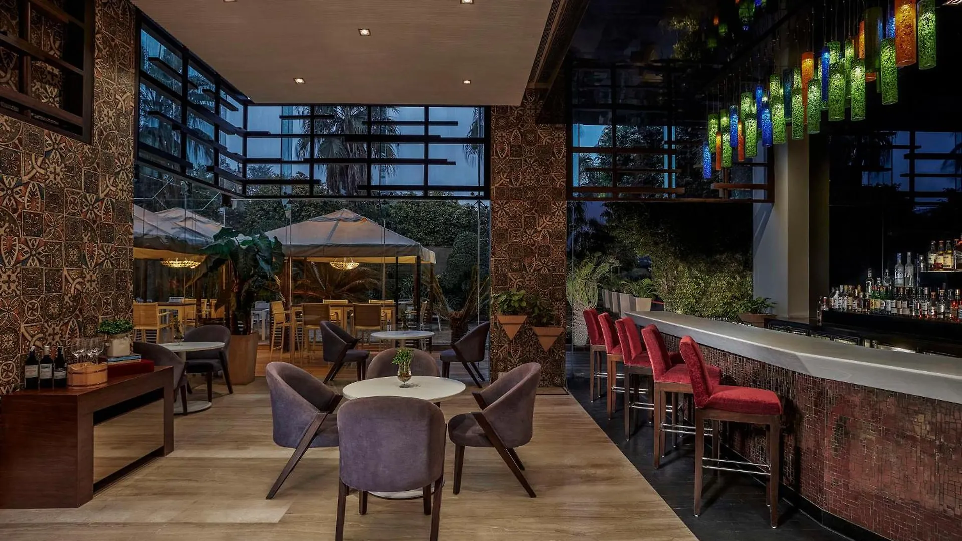 *****  מלון גורגאון Doubletree By Hilton Gurugram Baani Square הודו