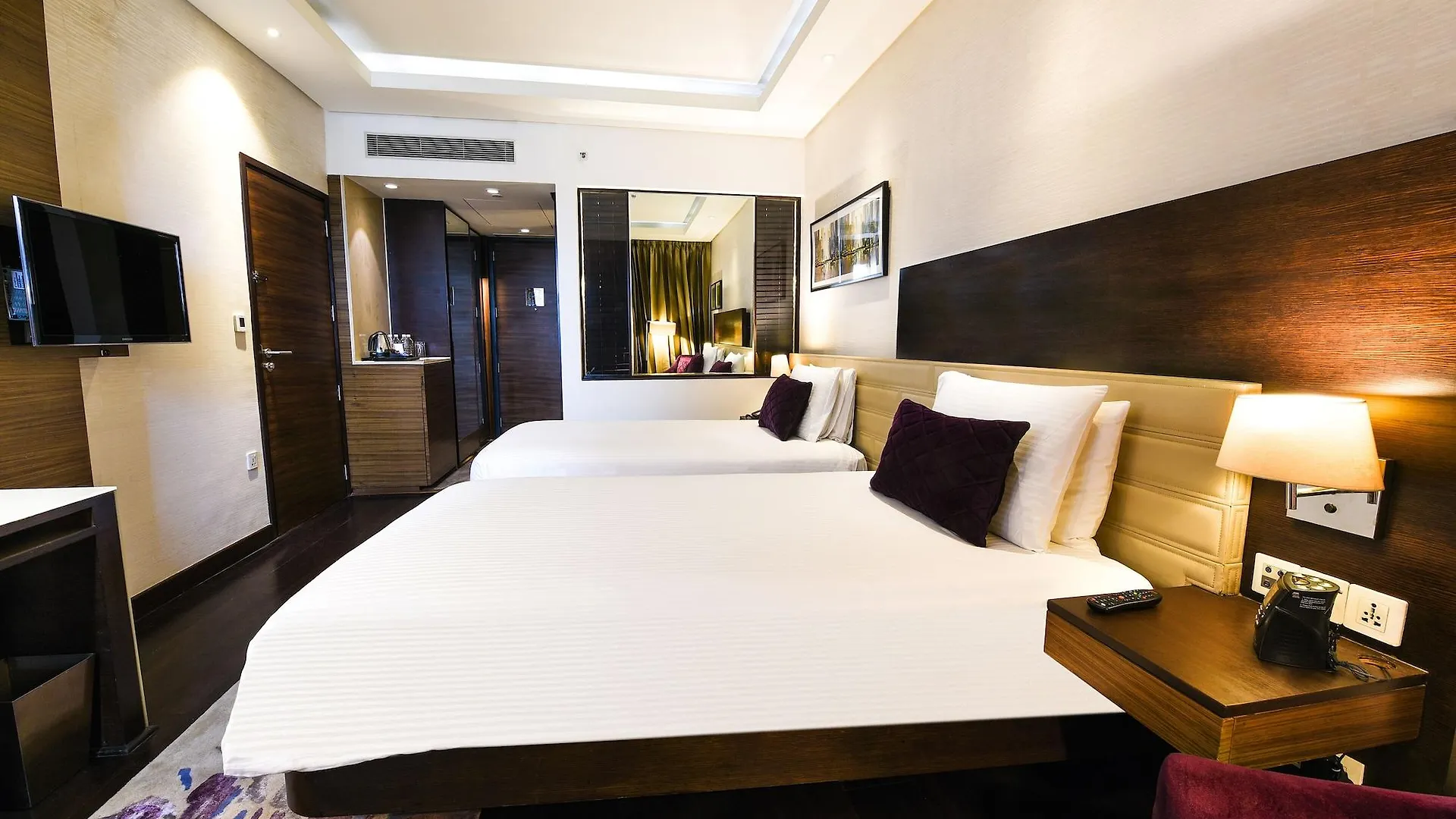 Doubletree By Hilton Gurugram Baani Square Hotel Gurgaon