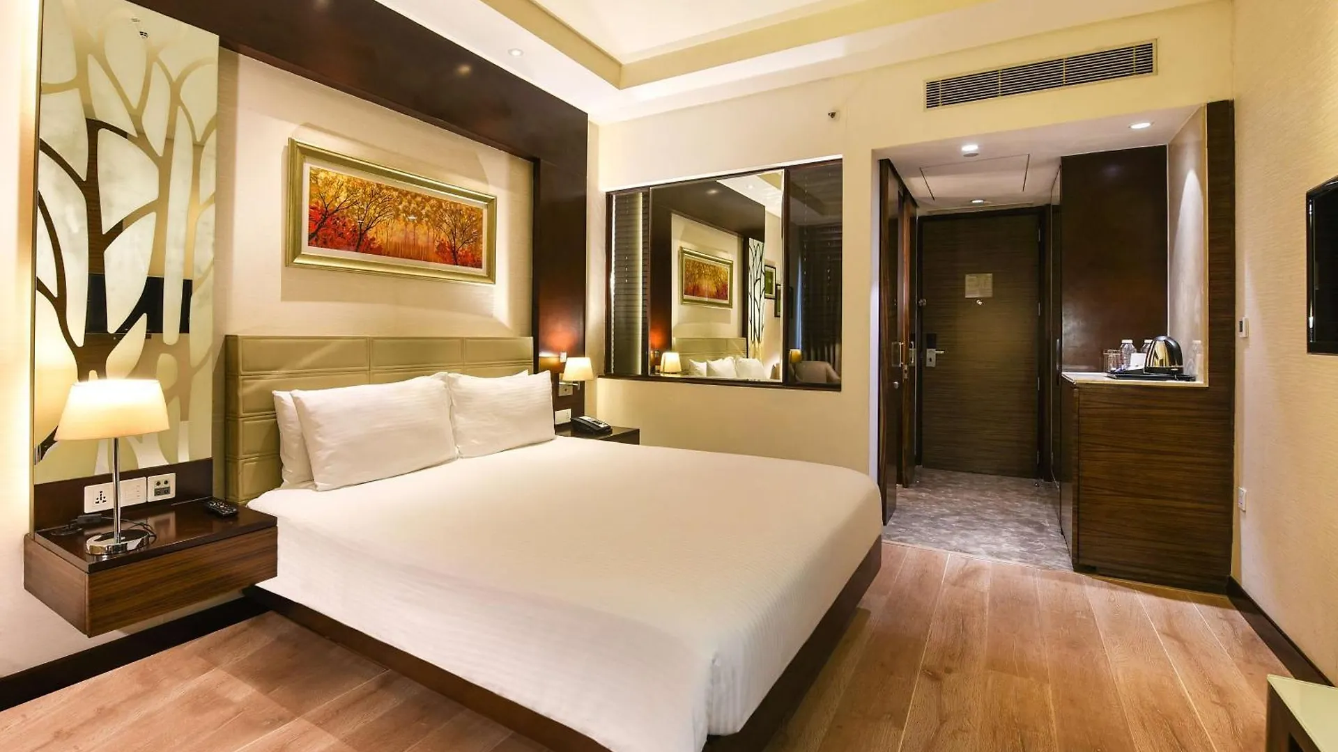Doubletree By Hilton Gurugram Baani Square Hotel Gurgaon 5*,  India